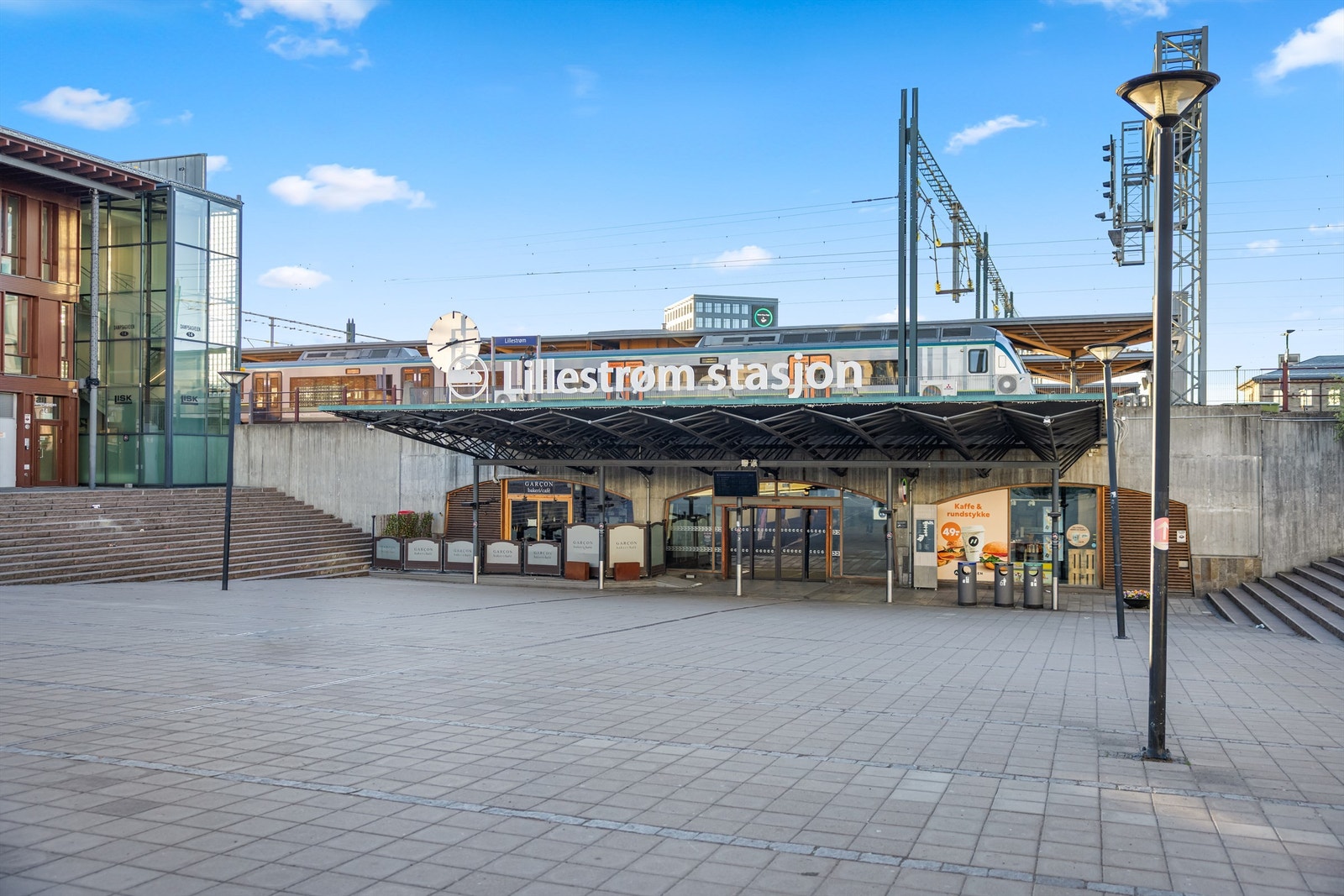 Lillestrøm stasjon tar deg raskt til Oslo S eller Oslo lufthavn på ca 10 minutter med hyppige avganger Galleribilde
