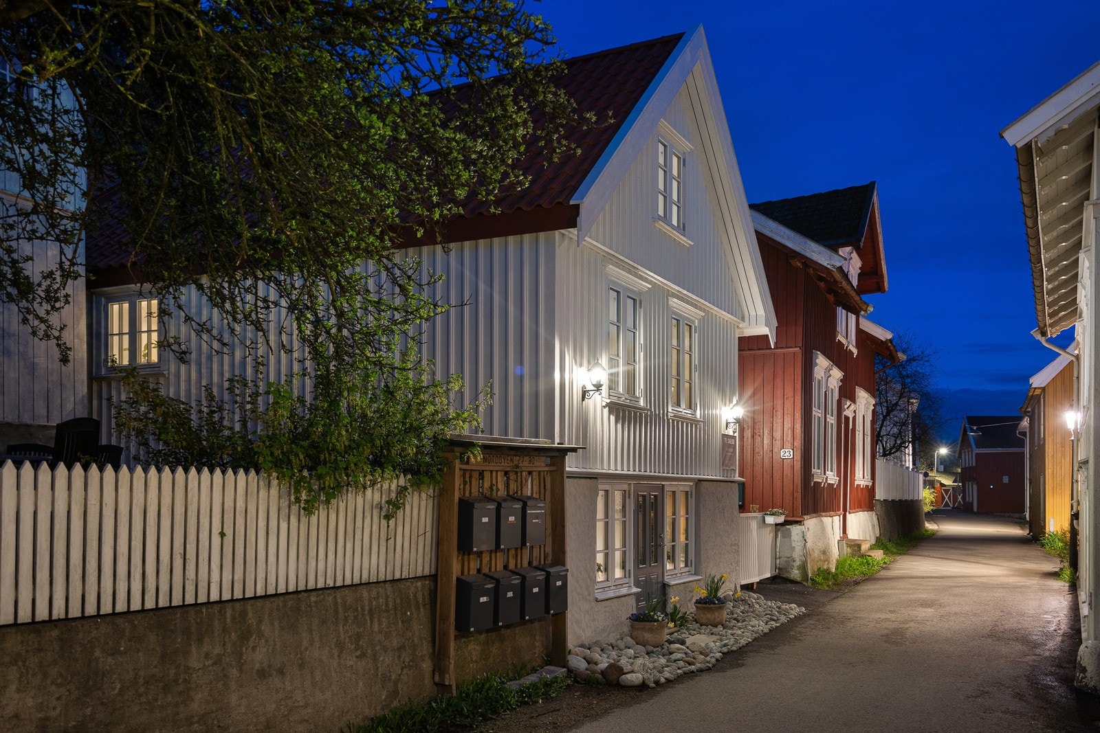 Nordbyen er idyllisk både natt og dag Galleribilde