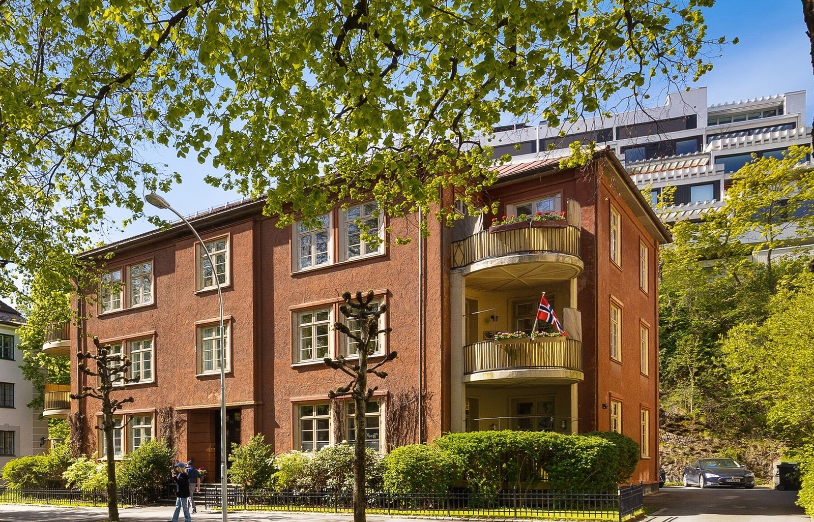 Velkommen til Gyldenløves gate 16. Suveren beliggenhet på Frogner. Gården er tegnet av arkitekt Paul Norr. Foto Morten Aamot Galleribilde