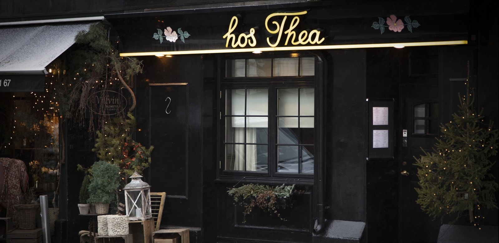Prisvinnende, Hos Thea, like i nærheten. Galleribilde