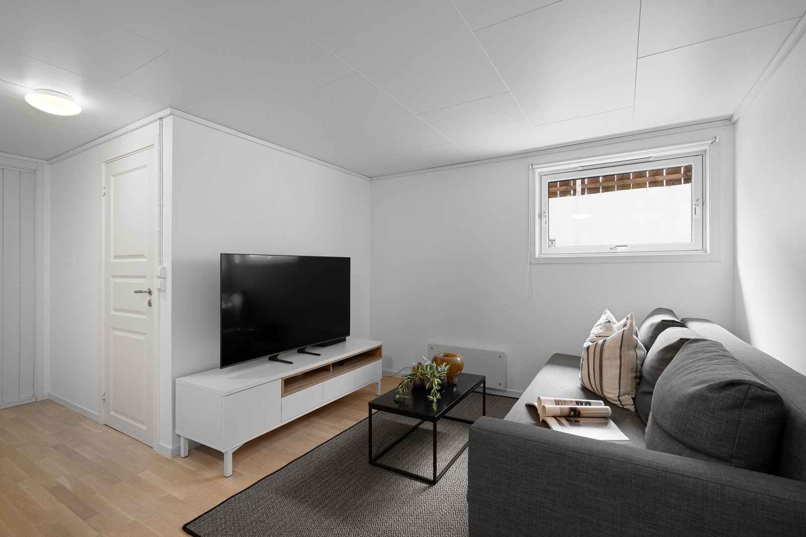Kjellervindu er fra ca 2008/2009, da dette ble innstallert ved innredning av kjeller. Galleribilde