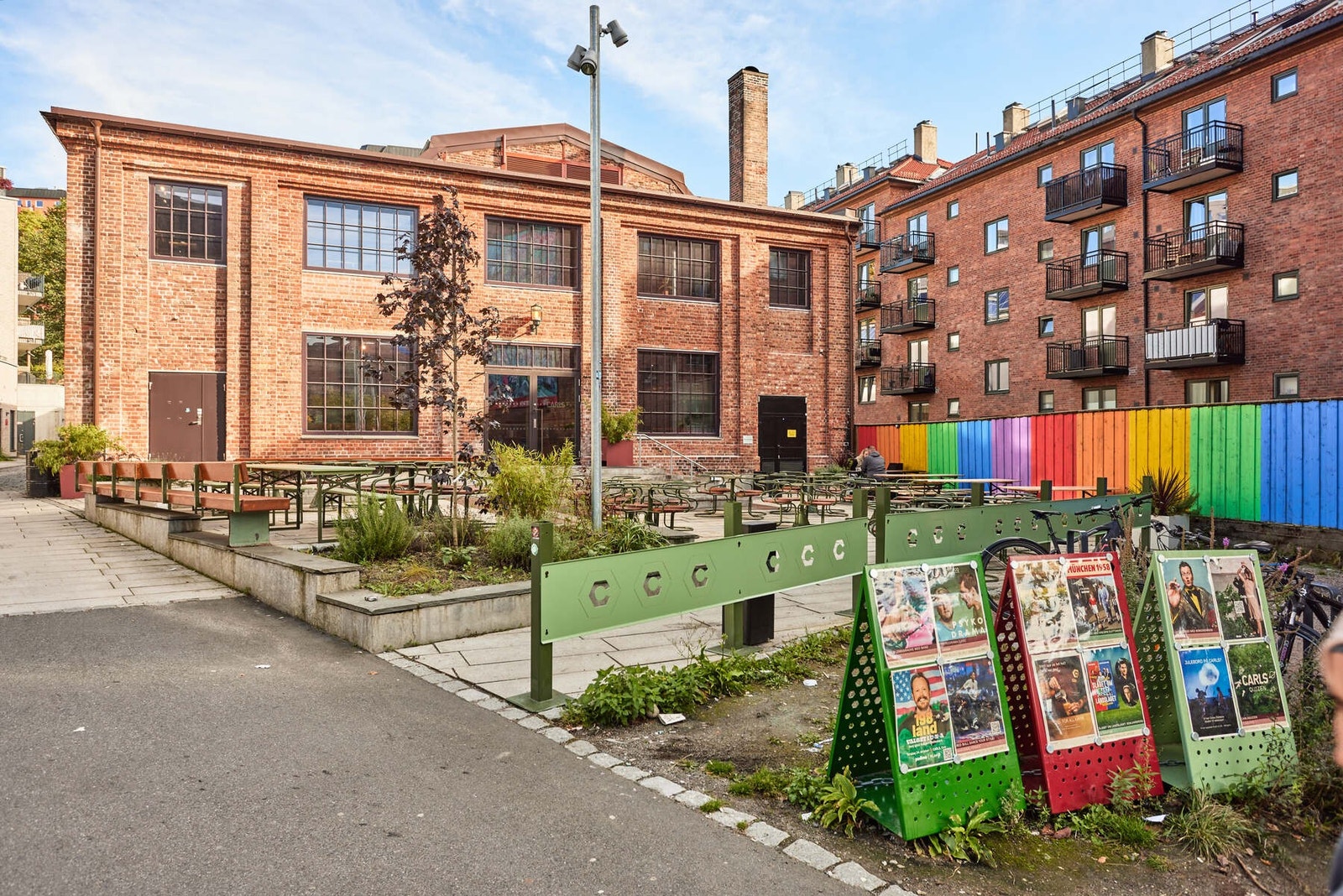 Carl Berner med flere failiteter som f.eks. populære Carls. Galleribilde