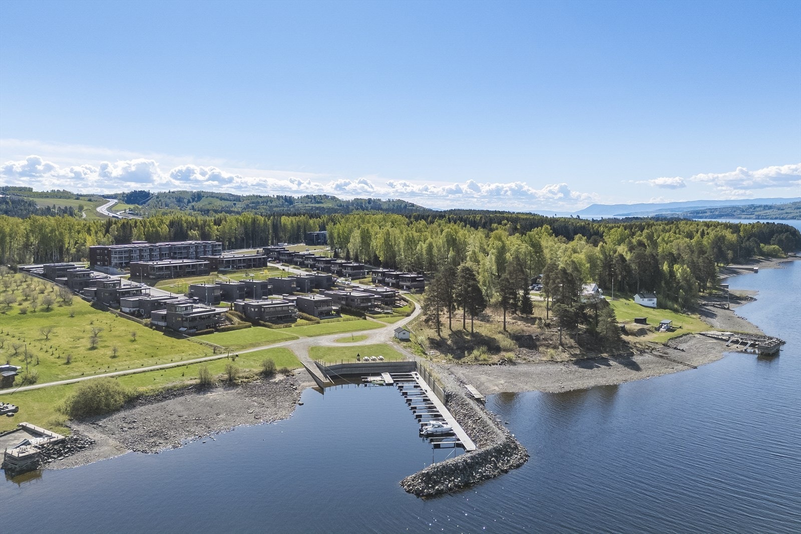 For båt-entusiasten er også eget bryggeanlegg med tildeling etter venteliste. Galleribilde