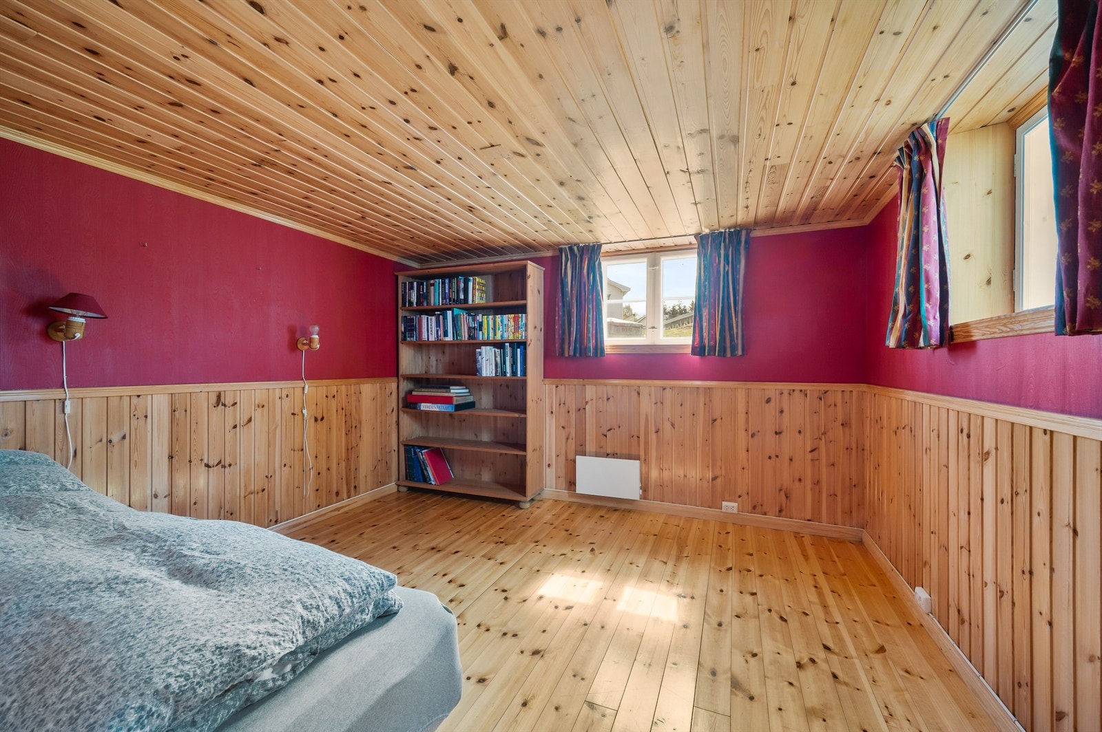 Soverom i kjelleren (takhøyde på 2,05 meter). Galleribilde