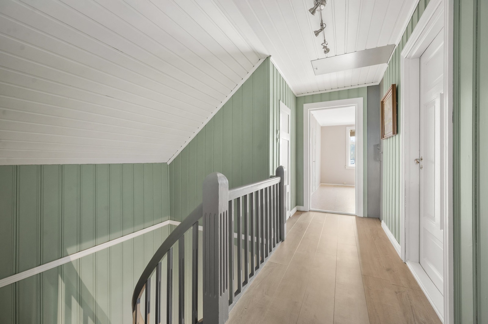 Gang i loftsetasjen Galleribilde