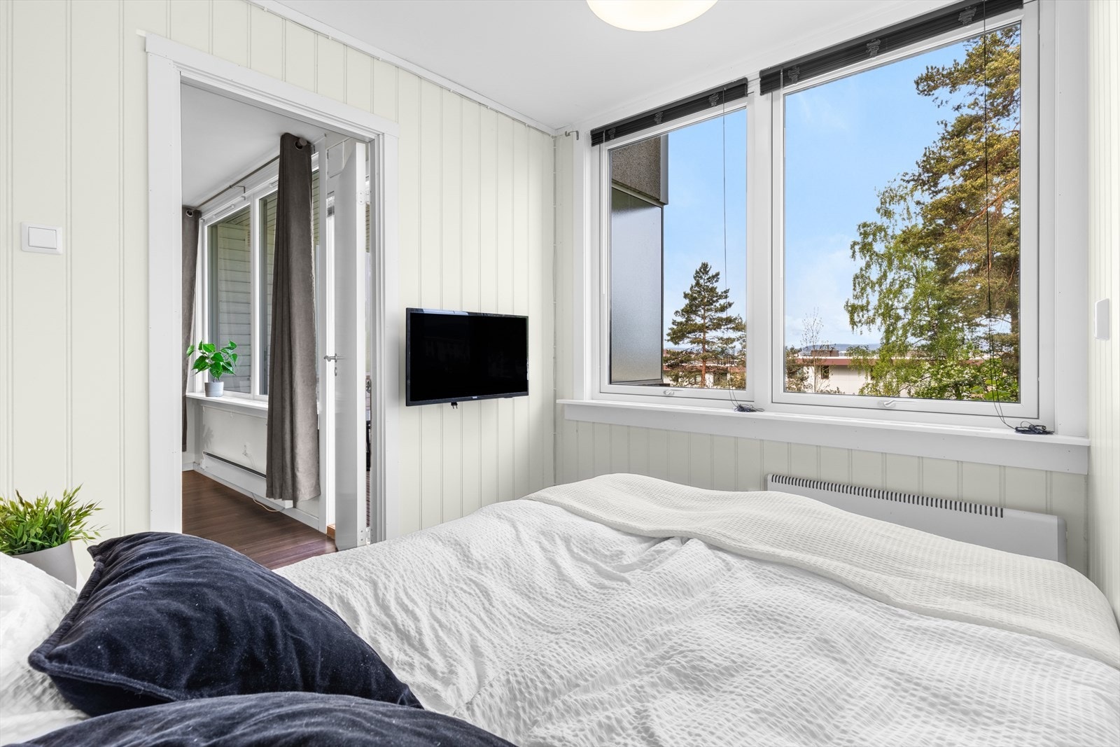 Dette rommet er innredet som soverom, og var opprinnelig en del av kjøkkenet. Galleribilde