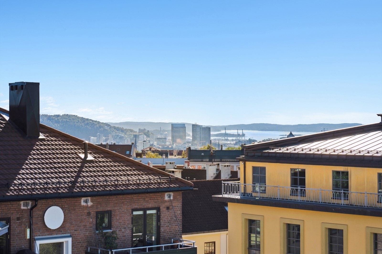 Takterrassene byr på en fantastisk utsikt over Oslo by og Oslofjorden. Galleribilde