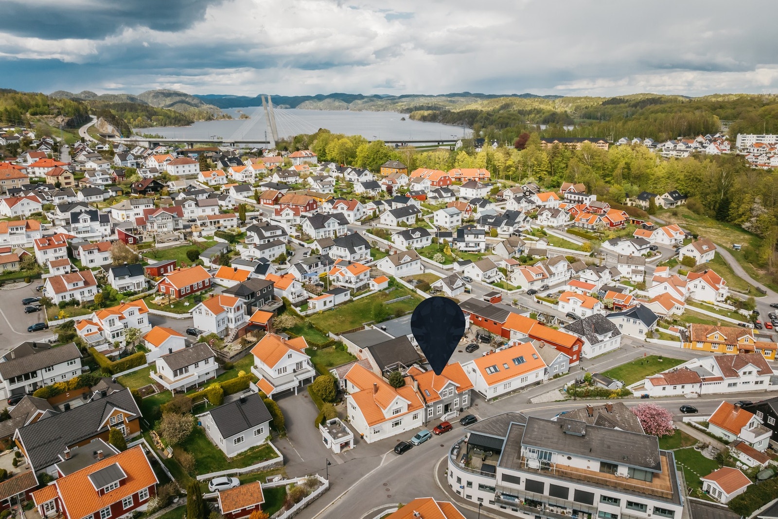 Eiendommen ligger perfekt plassert mellom sjøen og Farris. Galleribilde
