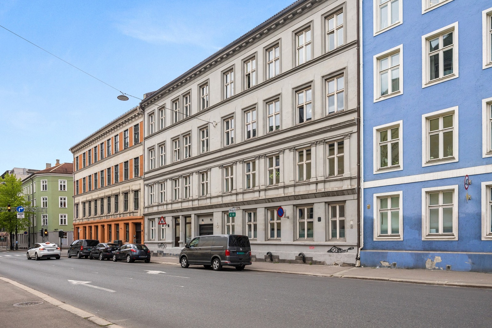 Lakkegata 64 C ligger sentralt til på Grünerløkka. Her bor du i nærhet til et rikt utvalg av hyggelige caféer, restauranter, nisjebutikker og kulturtilbud Galleribilde