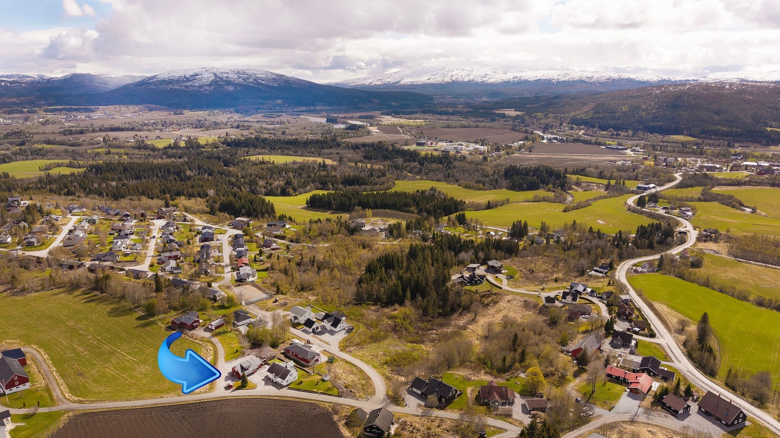 Barnevennlig område med kort vei til skole og idrettsanlegg på Svenningsmoen, ca. 2,5 km unna Galleribilde
