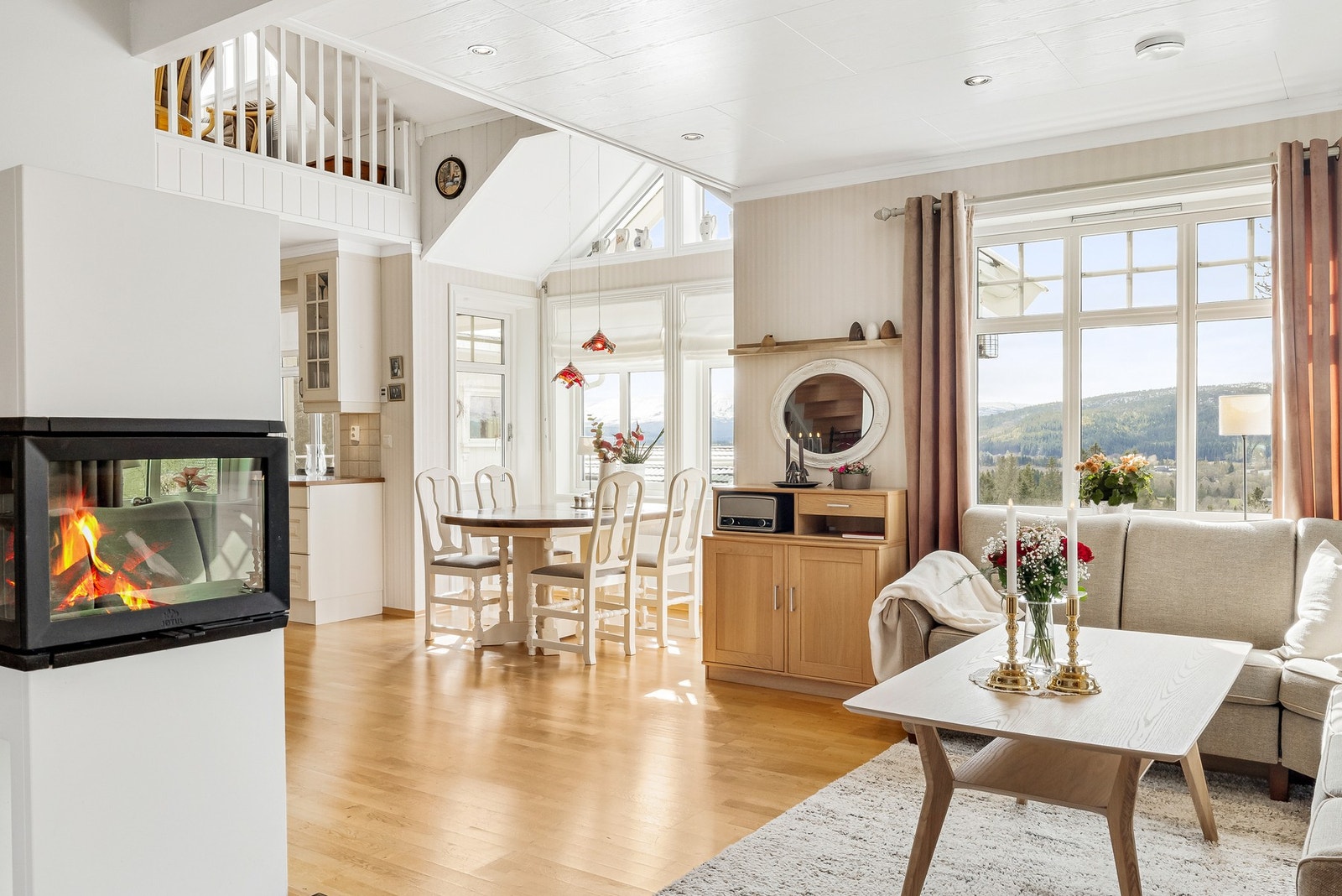 Tiltalende bolig med et gjennomgående helhetlig uttrykk Galleribilde