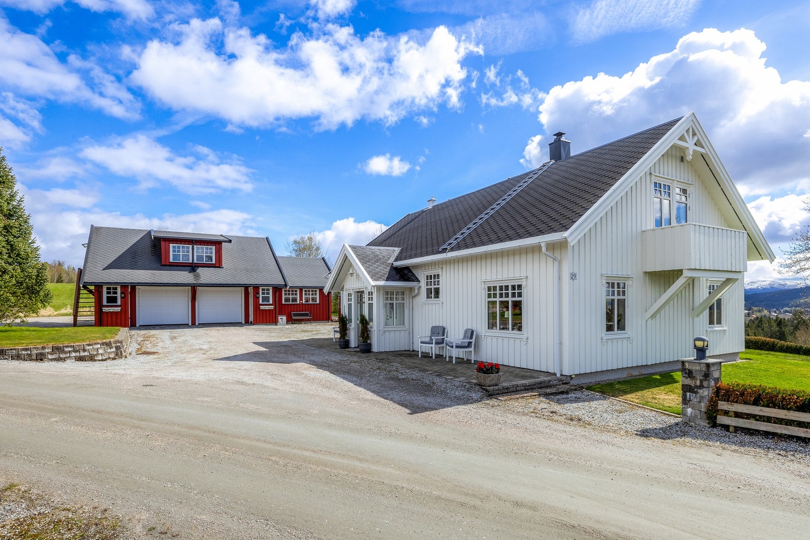 EiendomsMegler 1 v/Henrik Fjær Tausvik har gleden av å presentere Brannanvegen 29! Foto: Martin Hågensen Galleribilde