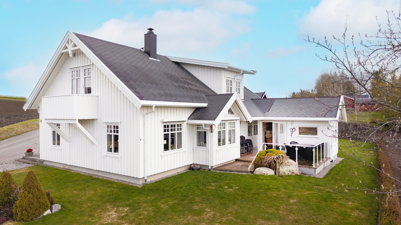 Boligen ble i 2022 utvidet med en koselig hagestue Galleribilde