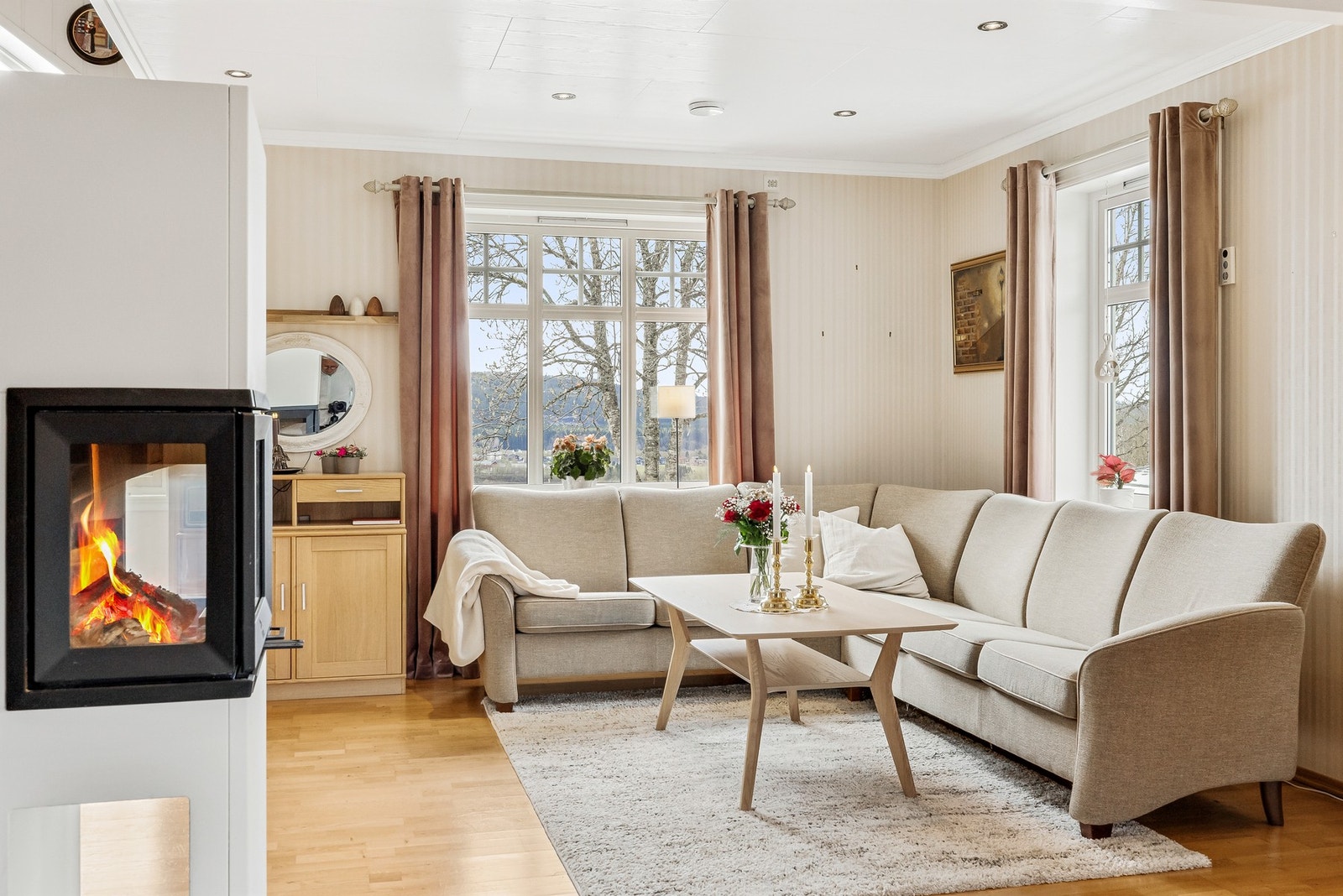 Vedovnen utgjør et elegant blikkfang i stuen Galleribilde