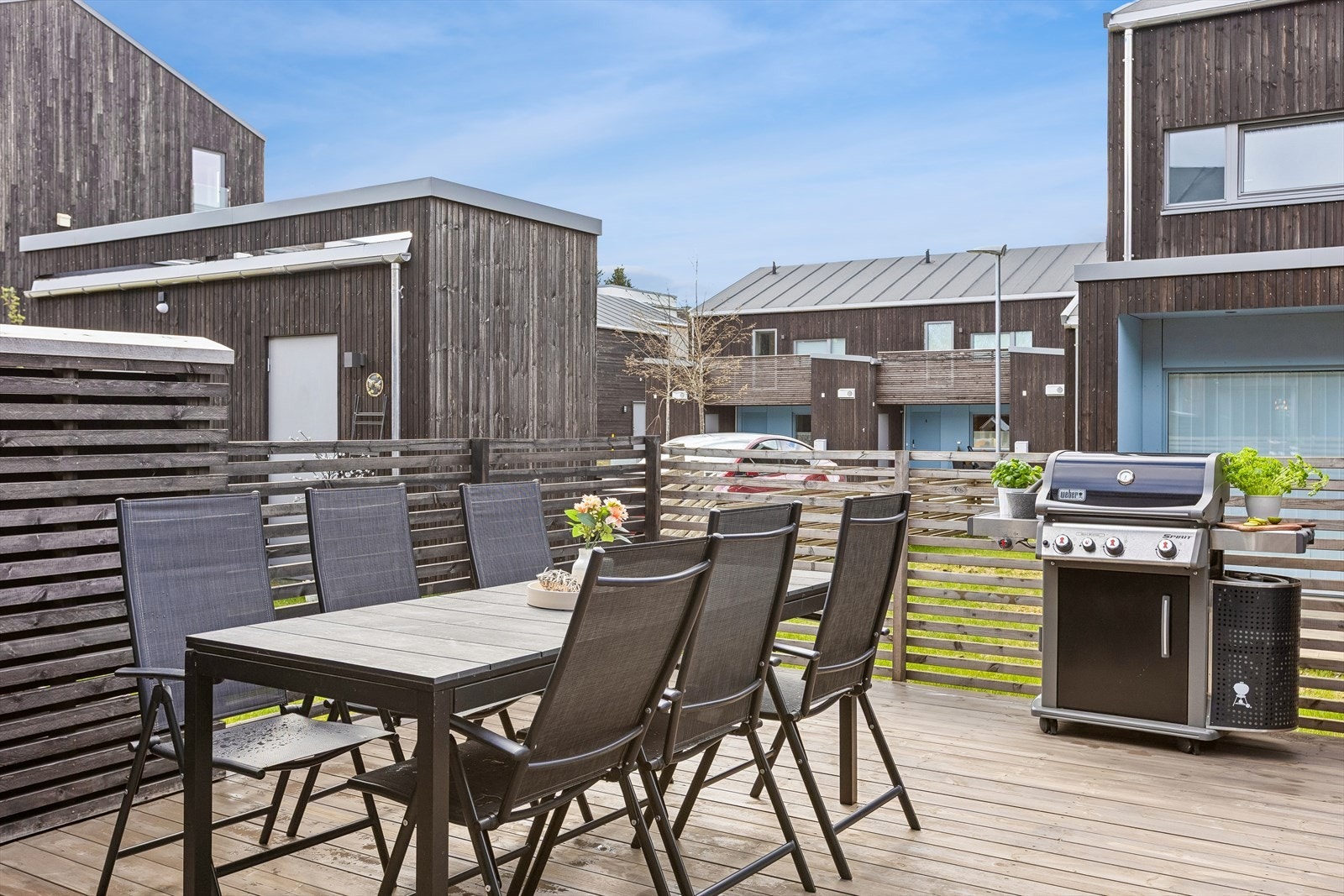 Her får du balkong og terrasse som til sammen er på ca. 40 m². Galleribilde