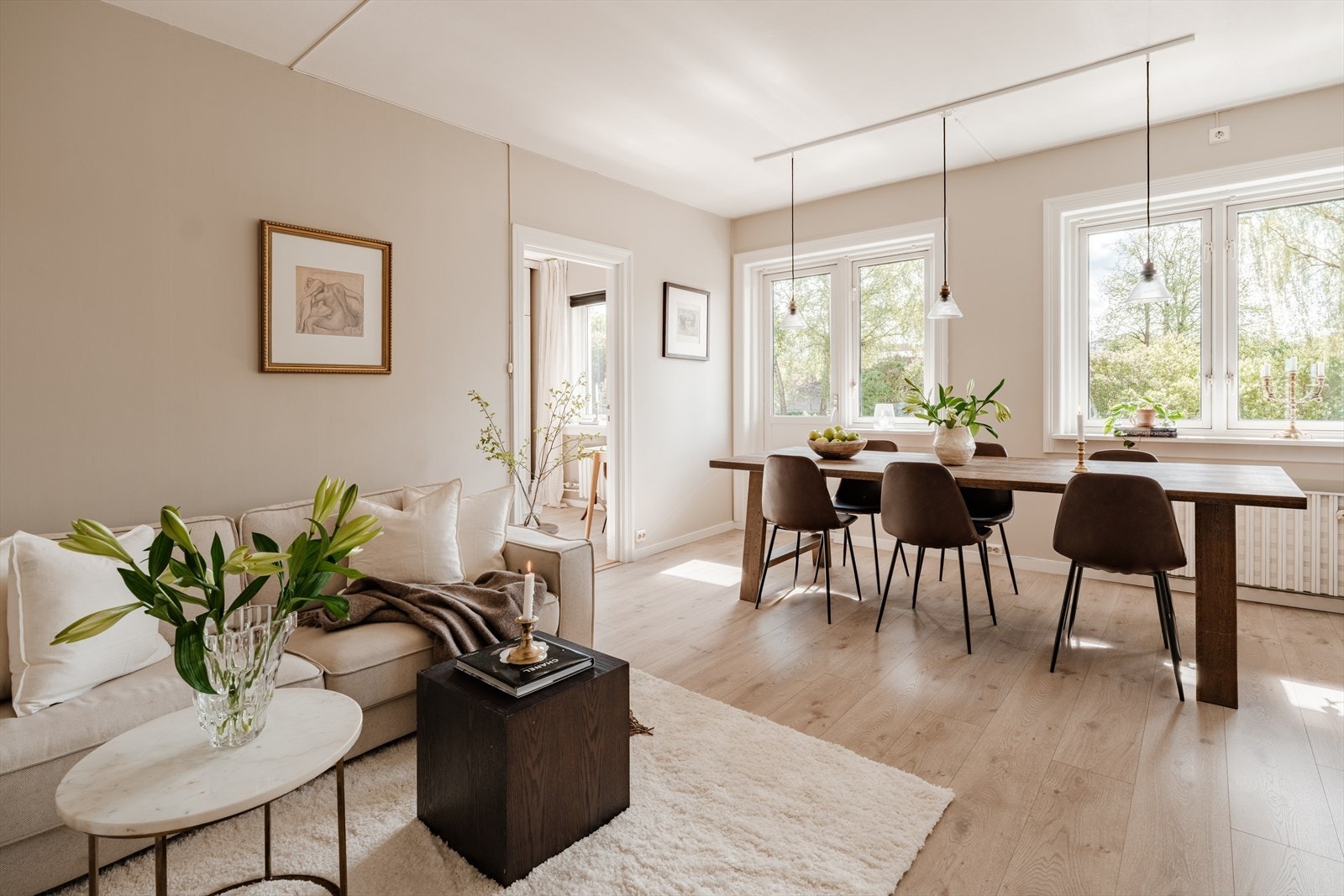 Velkommen til Fagerheimgata 18 - Presentert av Lilliann Tronshaug ved Nordvik. (Foto: Paul-Dan Dragoman) Galleribilde