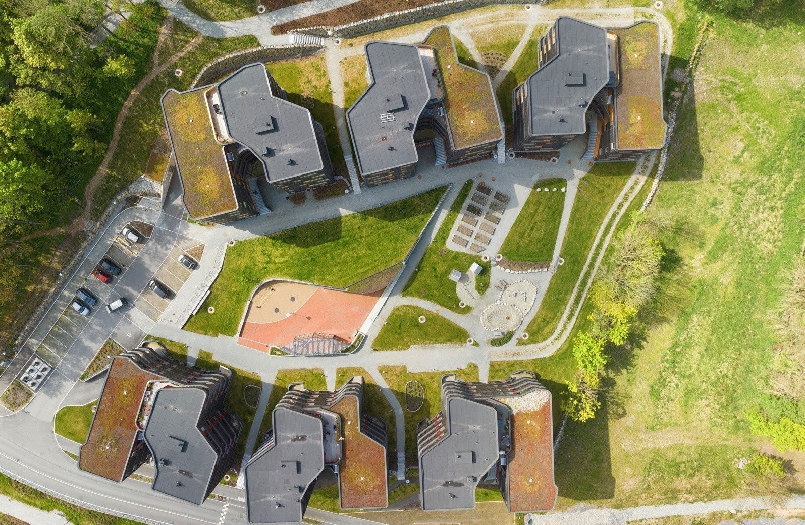 - Velkommen til Husene i Skogen med landlig beliggenhet kun minutter fra alt man behøver i hverdagen - Galleribilde