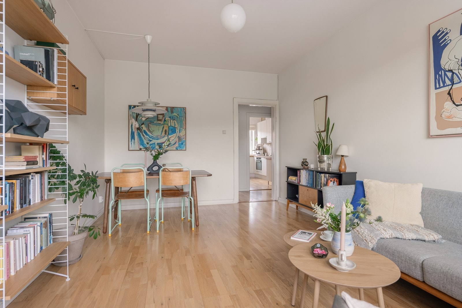 Leiligheten har en praktisk og fin planløsning der alle rom er av god størrelse. Galleribilde