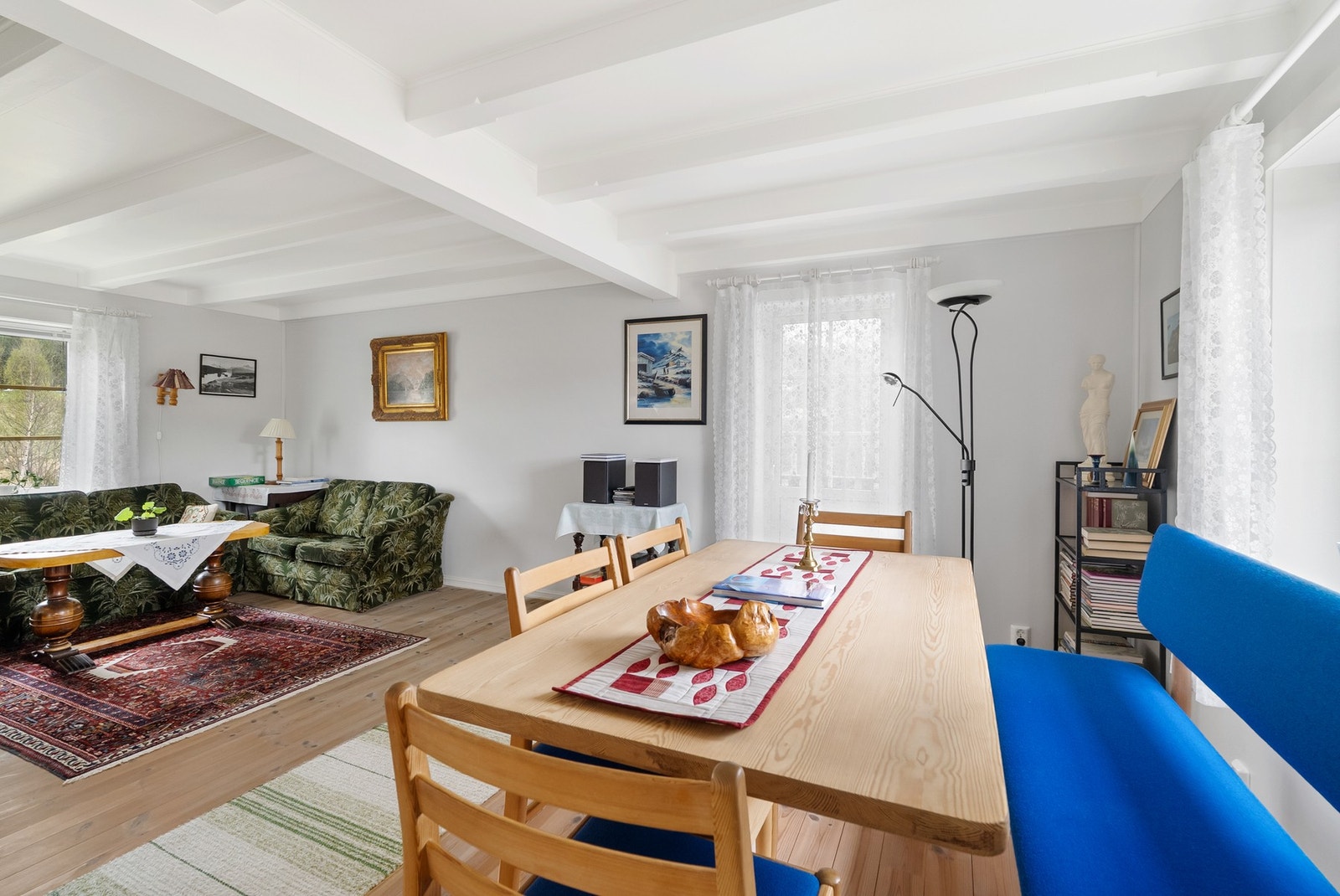 Den åpne løsningen gir fleksible møbleringsmuligheter. Galleribilde