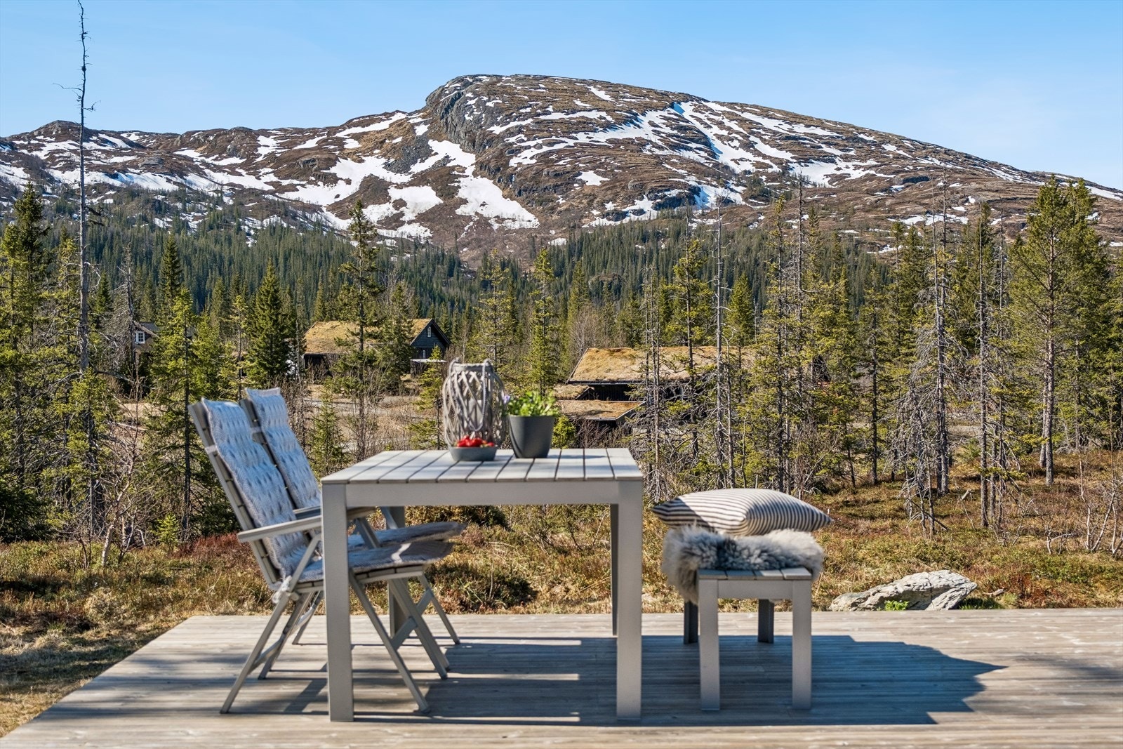 Her vil du kunne nyte sene sommerkvelder med utsikt utover Steinfjellet. Galleribilde