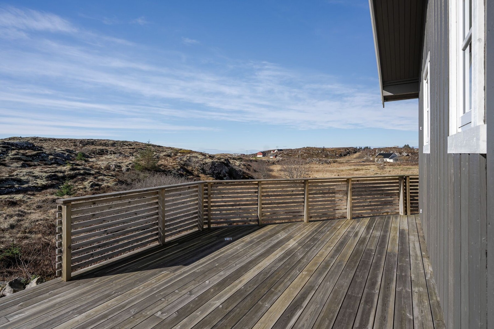 Romslig altan bygd ny i 2019 Galleribilde