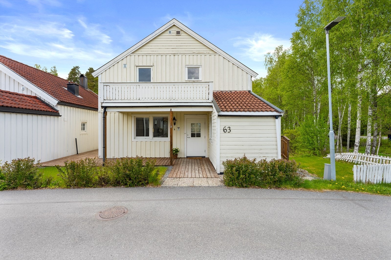 Velkommen til Furukollen 63 - attraktiv enebolig på hjørnetomt som grenser mot friarealer. Foto: Frode Børud. Galleribilde