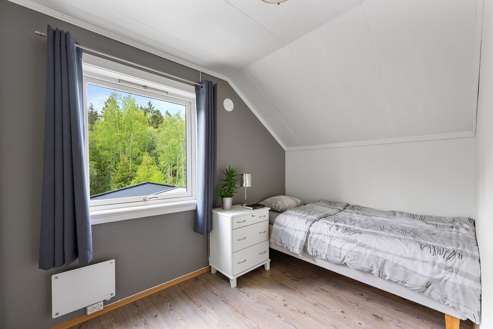 Det tredje soverommet passer godt som barnerom, gjesterom eller kontor. Galleribilde