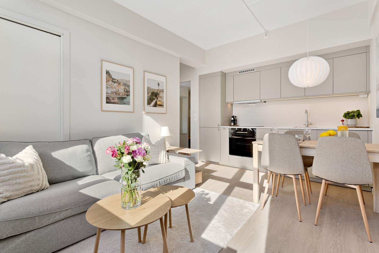 Cecilia Johansen ved EIE Løren har gleden av å ønske velkommen til Bidenkaps gate 3!
Foto: Studio Sætre AS (Hanne Cecilie Sætre) Galleribilde
