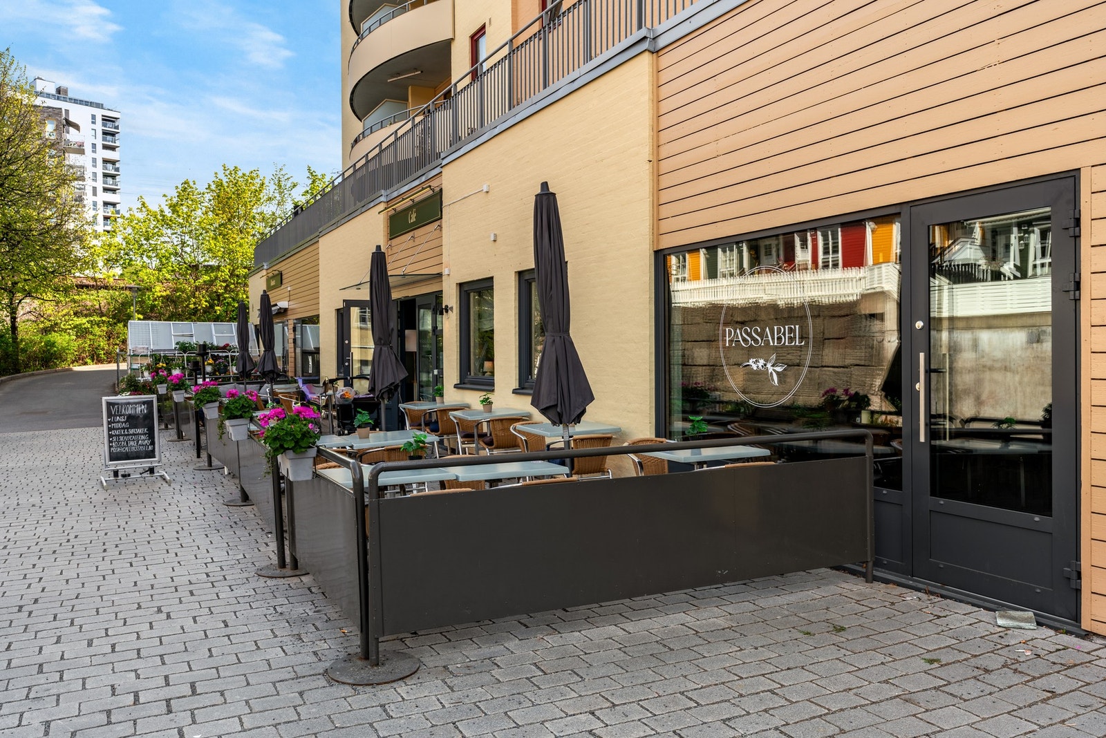 I samme bygning ligger også Cafe Passabel. Galleribilde