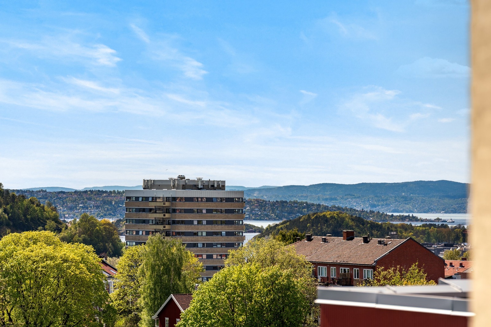 Utsikt fra balkong Galleribilde