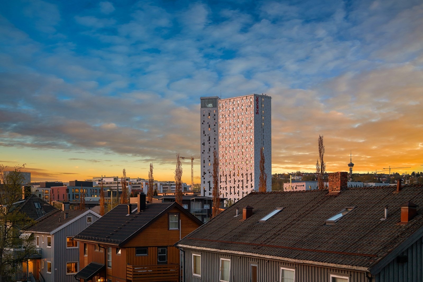 Det er kort vei til NTNU, Handelshøyskolen BI, Lerkendal og sentrum forøvrig. Galleribilde