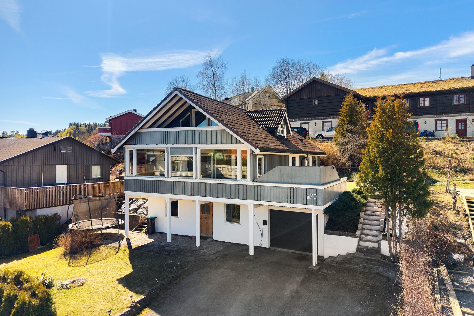 Ali Hashmi v/EIE eiendomsmegling har gleden av å presentere
Seljeveien 20! Galleribilde
