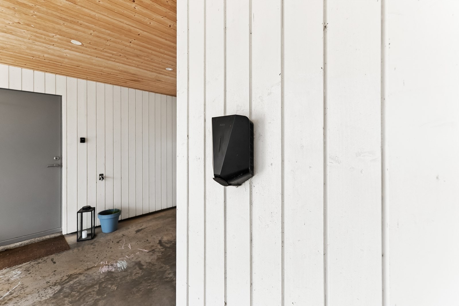 El-bil lader installert. Galleribilde