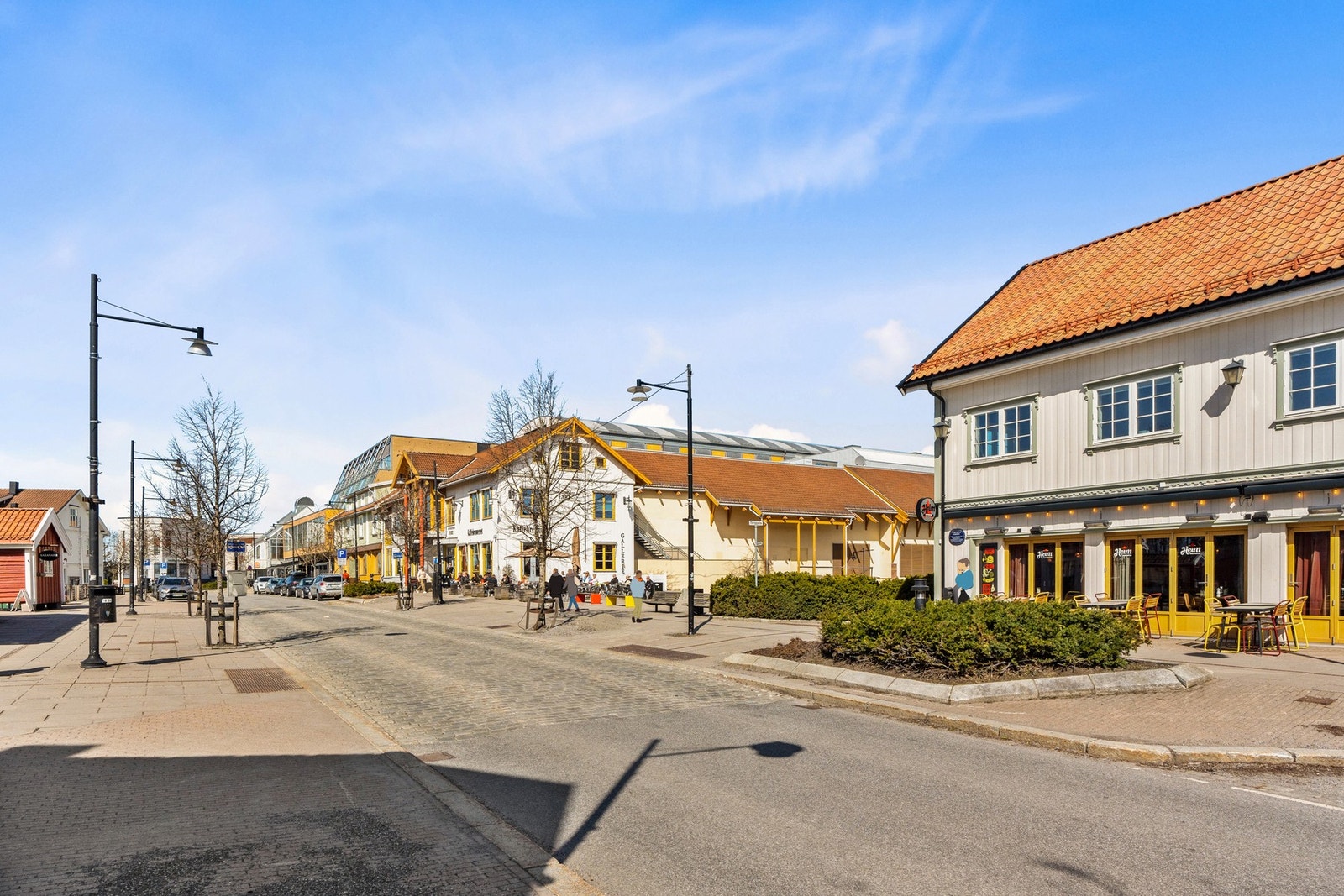 Jessheim sentrum byr på flere butikker, spisesteder, kjøpesenter og mye mer! Galleribilde