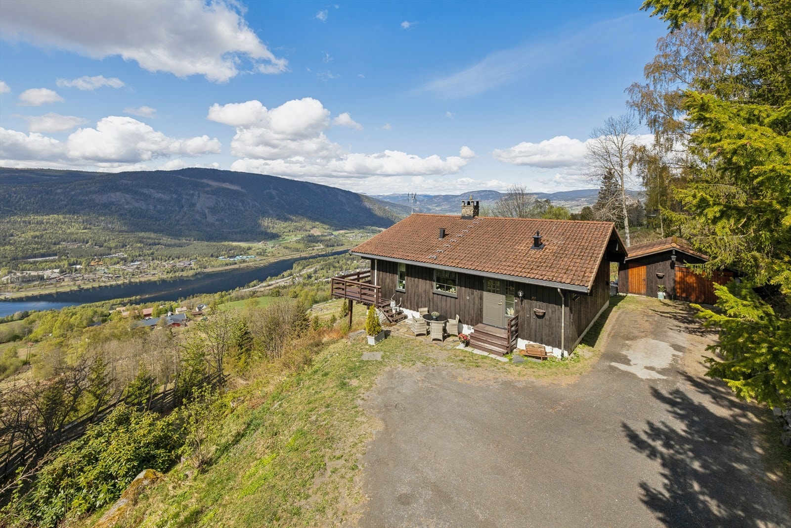 DNB Eiendom v/Merete Fjeldavlie har gleden av å presentere Fjellstadvegen 66! Galleribilde