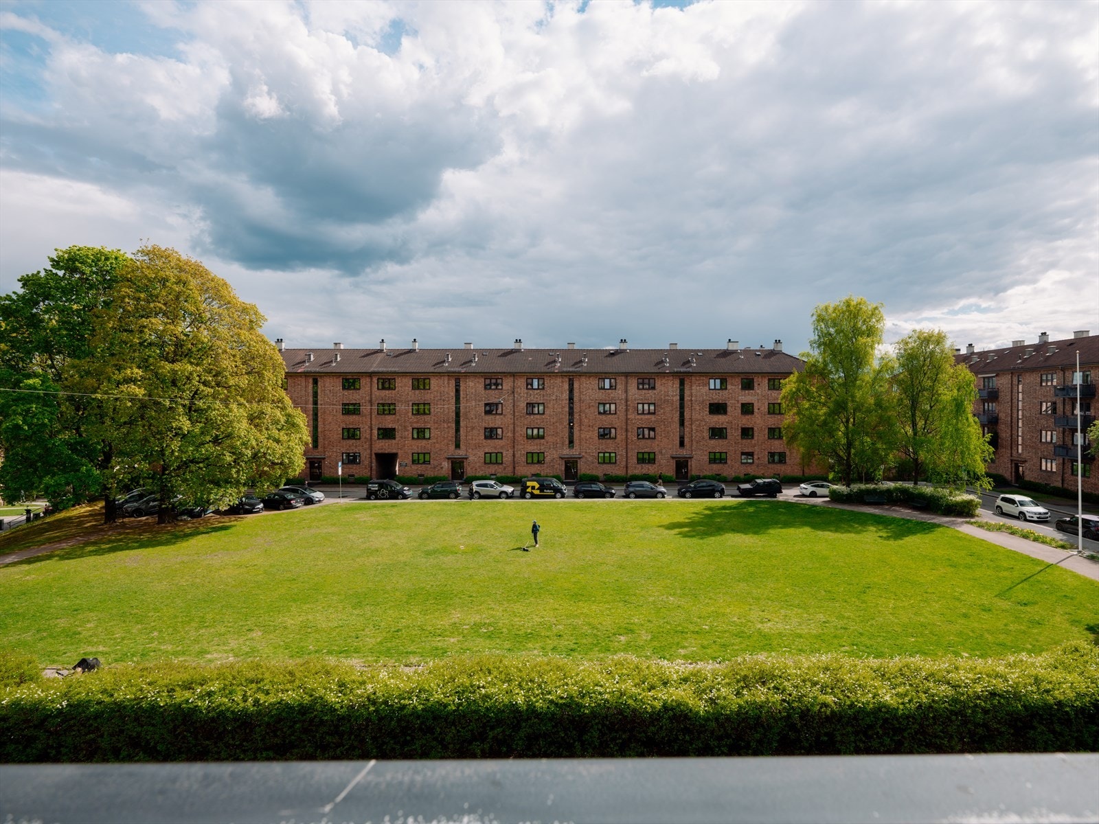 Fra balkongen har du et fint utsyn over Normannsparken. Galleribilde