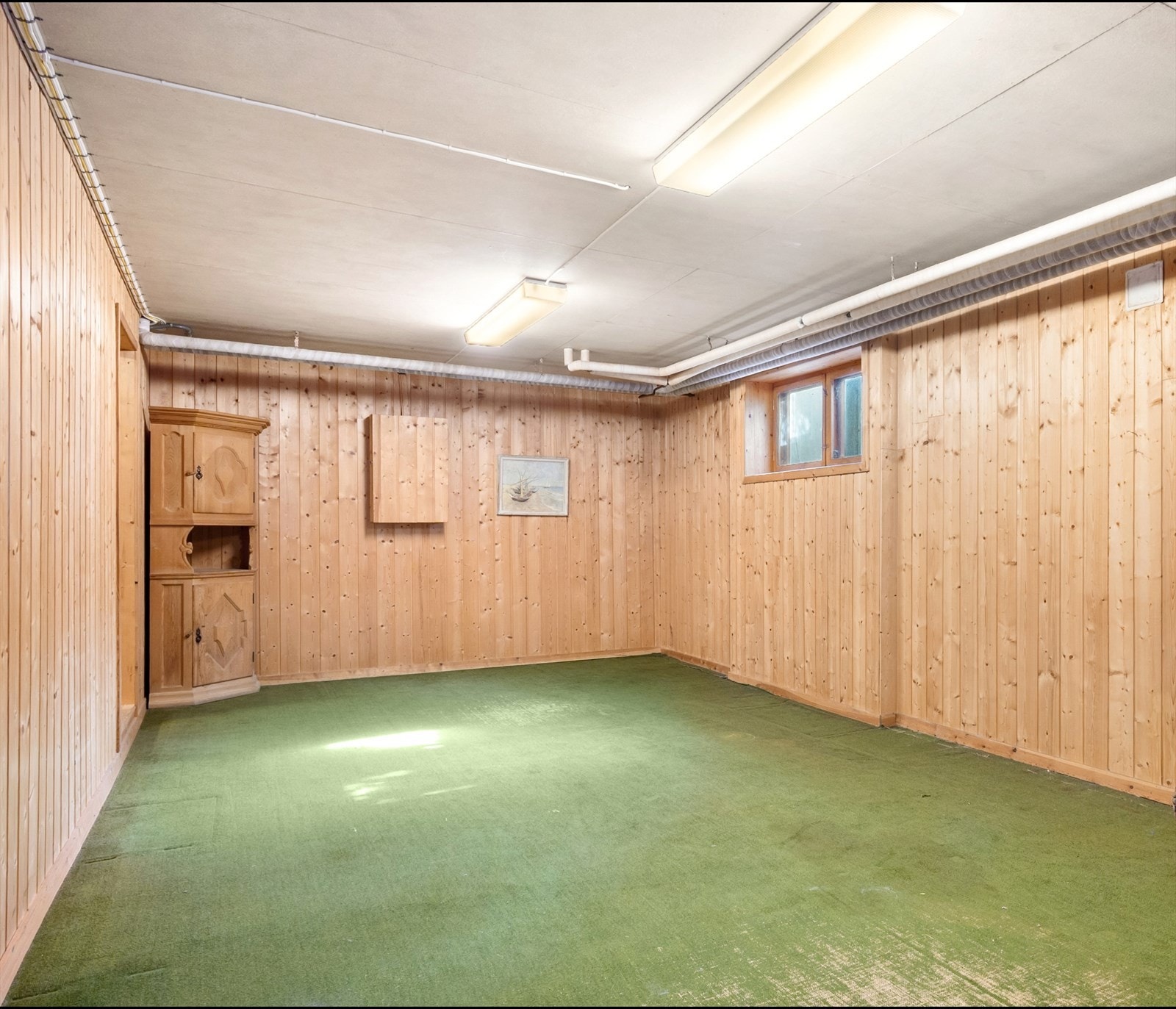 Hva med et treningsrom for familien eller spillrom for biljard og bordtennis? Rommene er ikke godkjent for varig opphold. Galleribilde