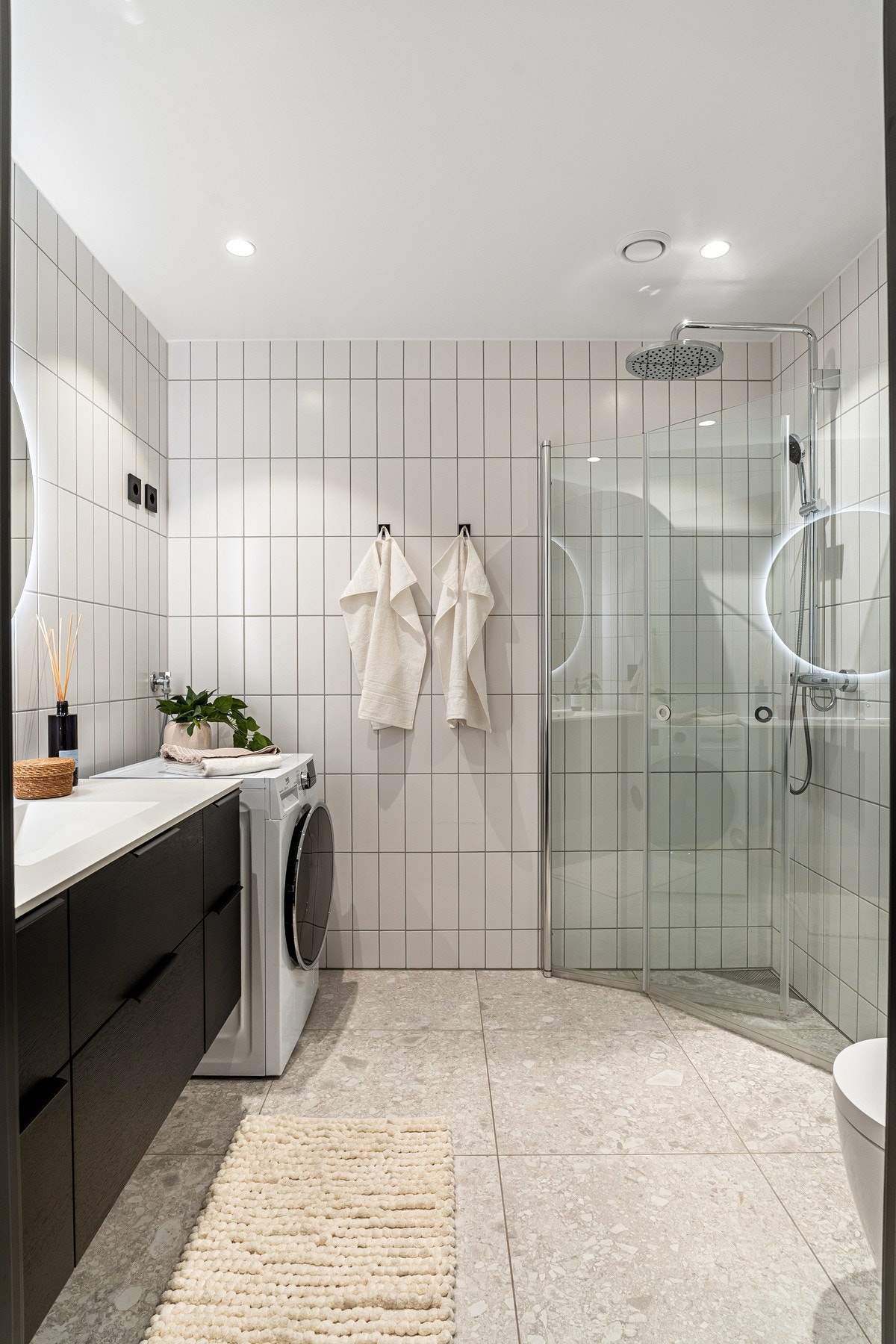 Mekanisk avtrekk på badet for optimal ventilasjon. Galleribilde