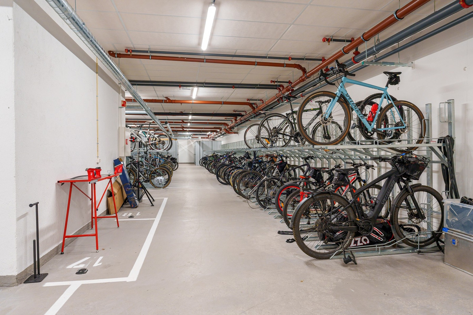 Godt med plass til sykkelparkering. Galleribilde