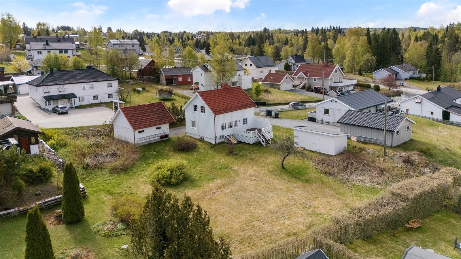 Store utviklingsmuligheter - Utbygging av eksisterende bolig eller nybygg på tomten Galleribilde