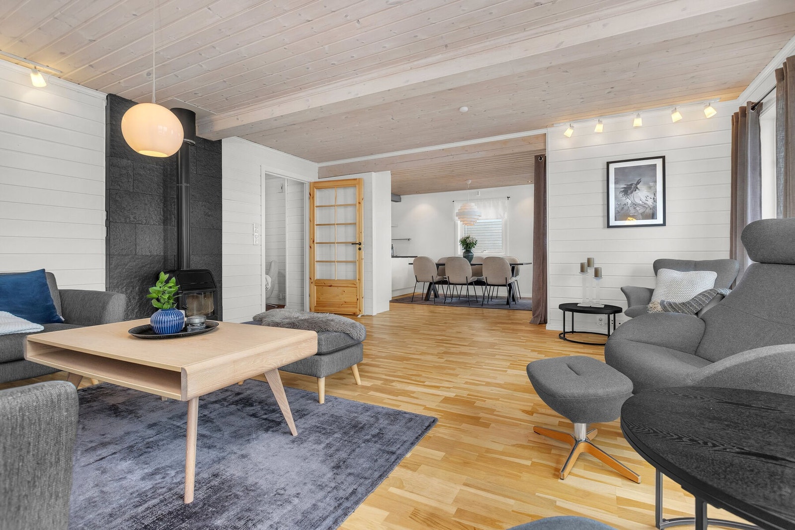 Boligen har et balansert ventilasjonsanlegg med varmeveksler. Galleribilde
