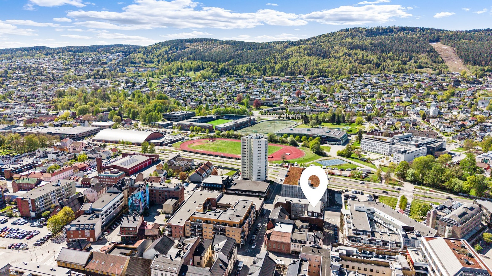 Veien er heller ikke lang til Marienlyst med et bredt idrettstilbud, inkludert fotballbaner, kunstisbane på vinterstid, friidrettsanlegg, treningssenter, badeanlegg og idrettshall Galleribilde