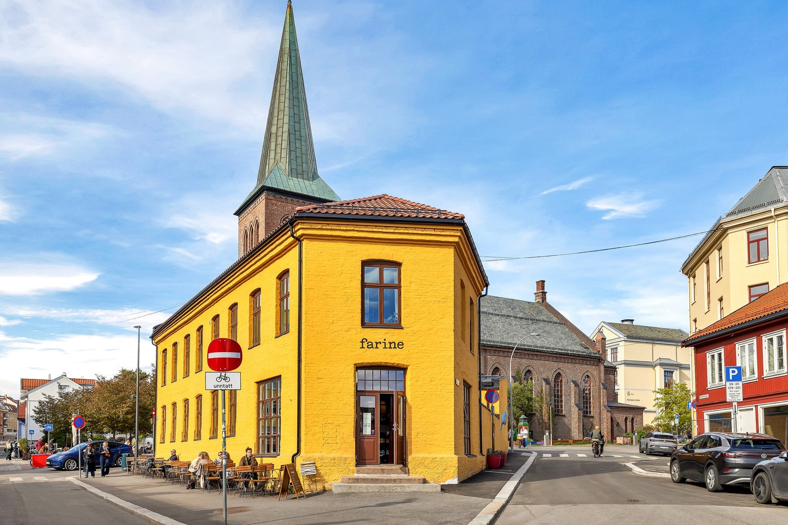 I samme gård finner man Farine - et herlig bakeri og spiseri Galleribilde