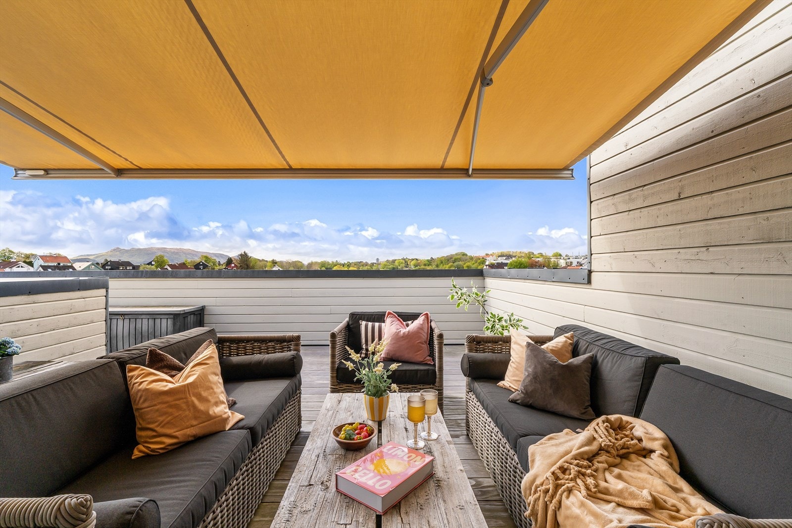Dette er en toppleilighet med en privat takterrasse på hele 34 kvadratmeter. Galleribilde