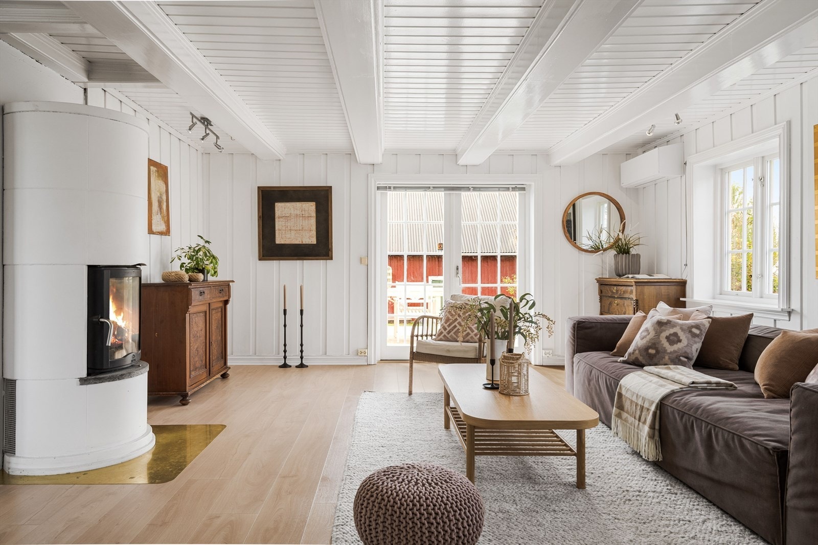I tillegg til vedovnen er det montert varmepumpe. Galleribilde