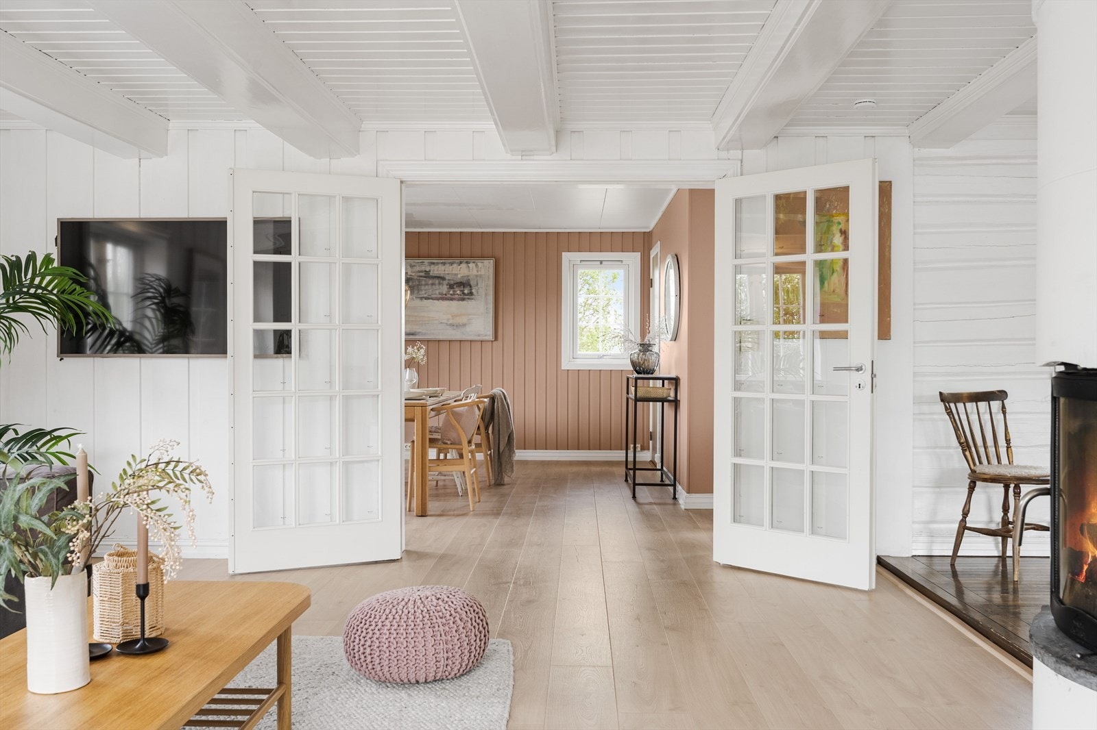 Fra stua er det videre adkomst til spisestue. Galleribilde