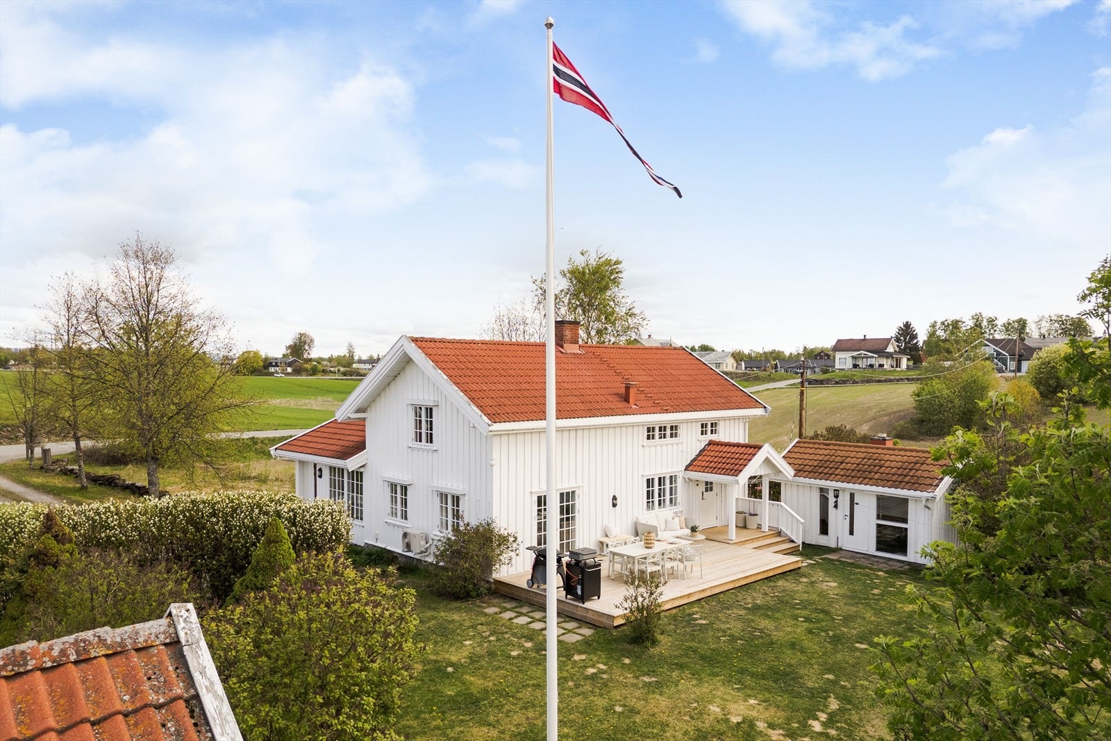 Et idyllisk lite småbruk. Galleribilde