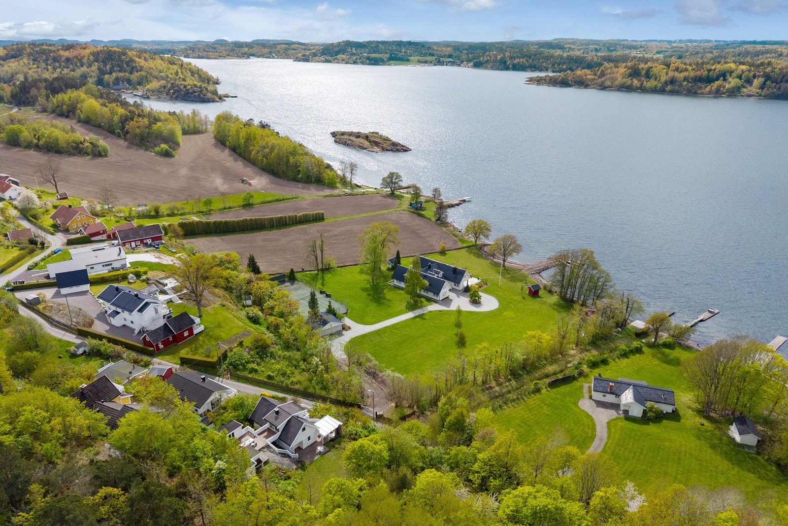 Det er flotte turområder i retning Tenvik og Kjøpmannskjær. Galleribilde
