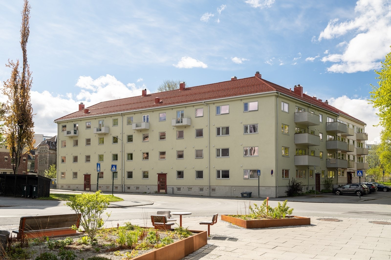 I 2022 ble bygget betydelig rehabilitert i regi av aksjelaget, bl.a. etterisolering av fasade, nye vinduer og balkongdører, forsterkning av fundament og nye digitale døråpnere. Galleribilde