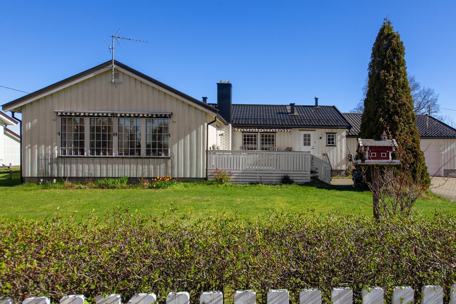 Her får du en stor og flott hjørnetomt på over 1 mål. Galleribilde